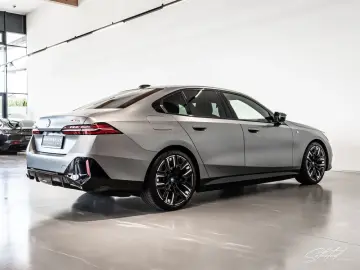 BMW i5 M60 xDrive Pano Iconic
