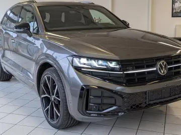 Volkswagen Touareg 3.0 TDI 4M R-Line   Finanțare Leasing