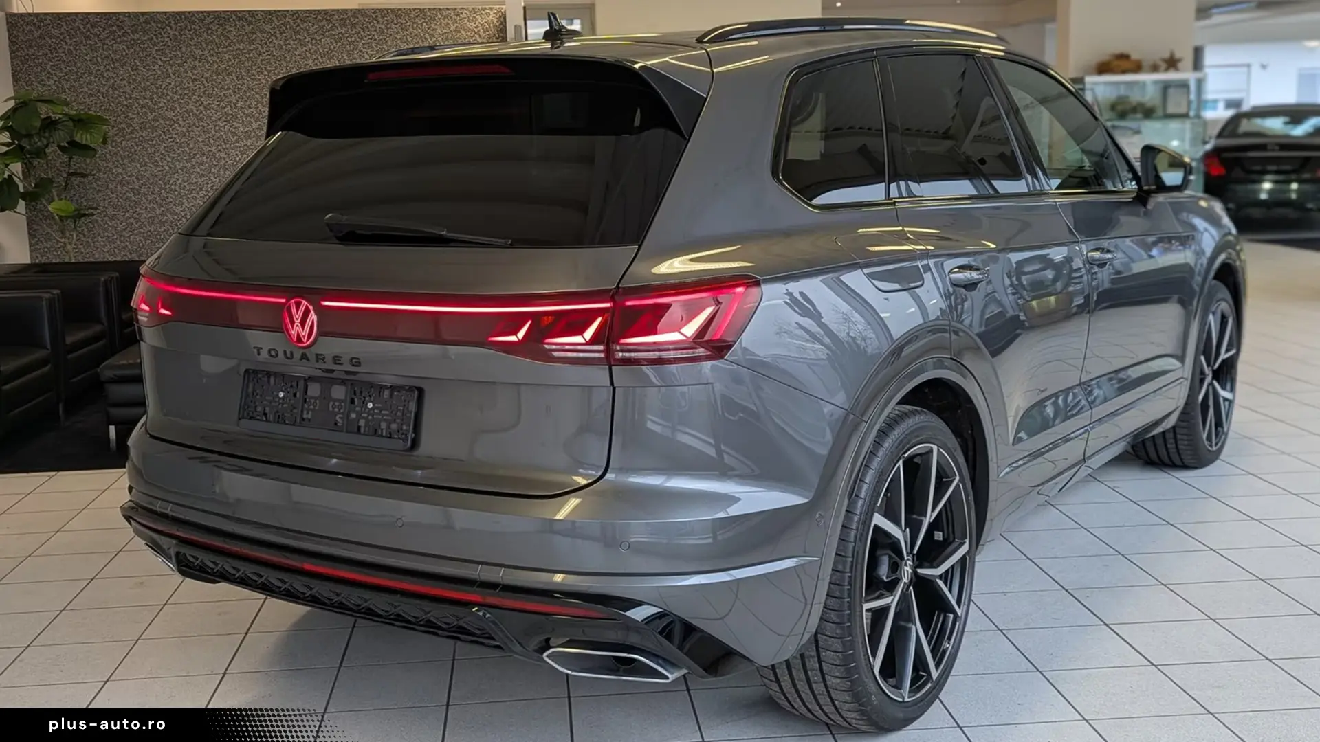 Volkswagen Touareg 3.0 TDI 4M R-Line   Finanțare Leasing