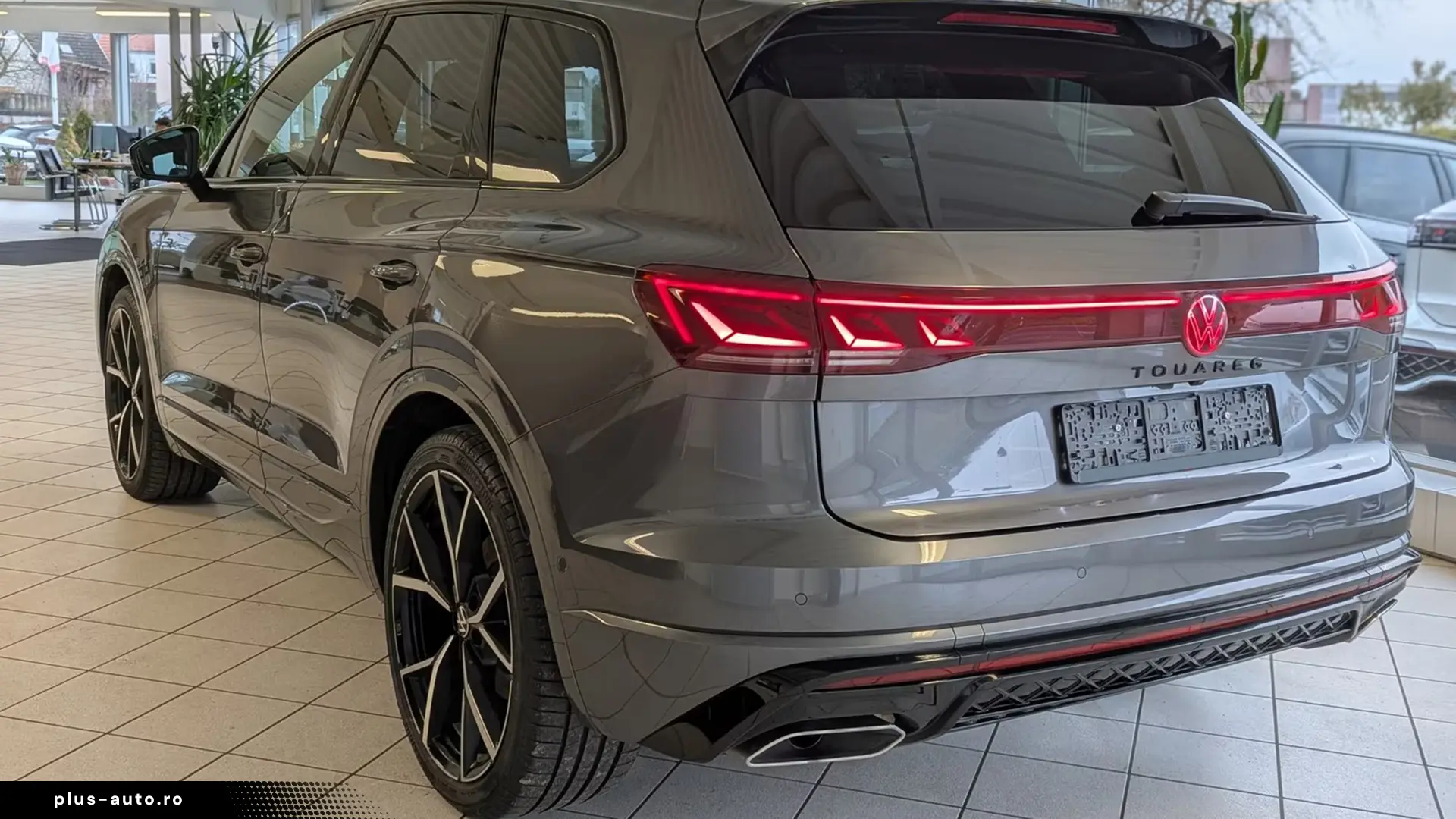 Volkswagen Touareg 3.0 TDI 4M R-Line   Finanțare Leasing