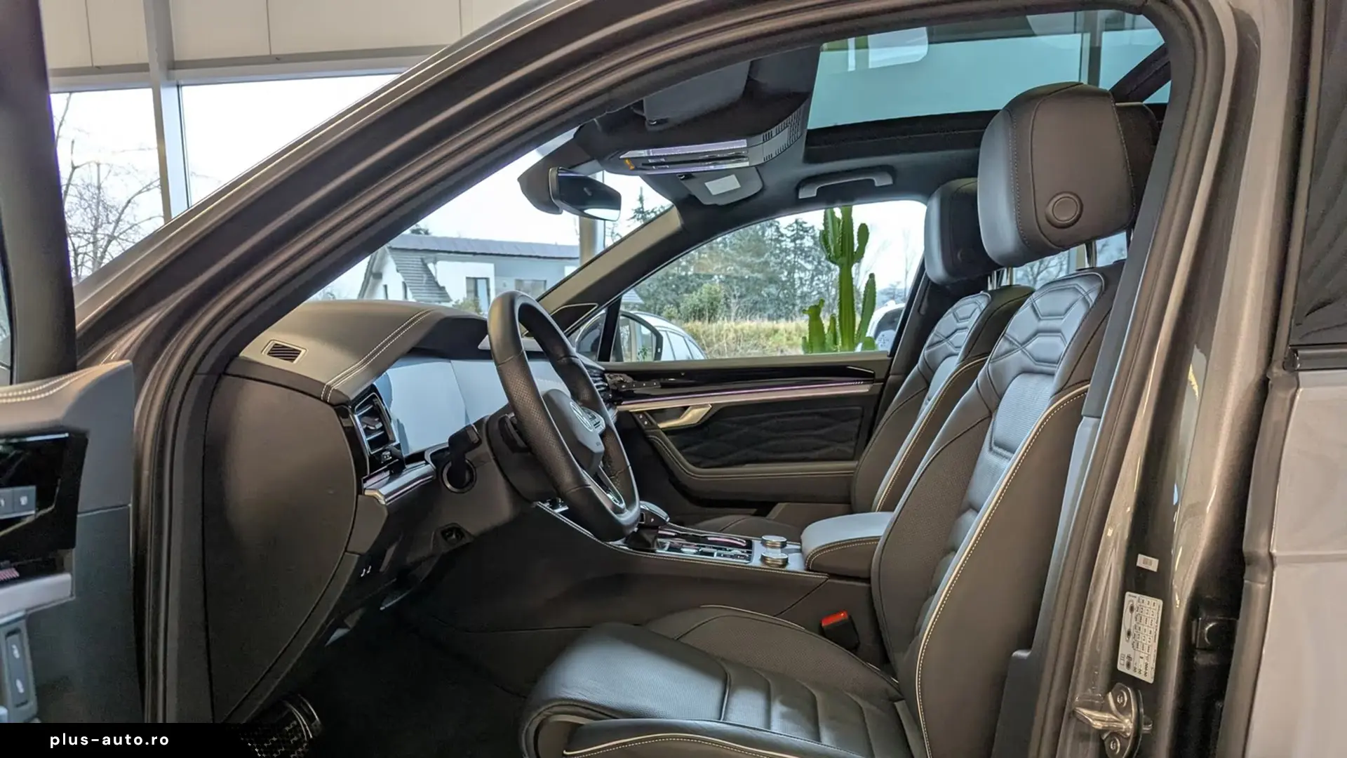 Volkswagen Touareg 3.0 TDI 4M R-Line   Finanțare Leasing