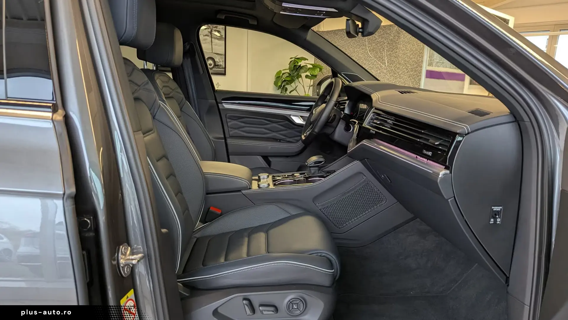 Volkswagen Touareg 3.0 TDI 4M R-Line   Finanțare Leasing