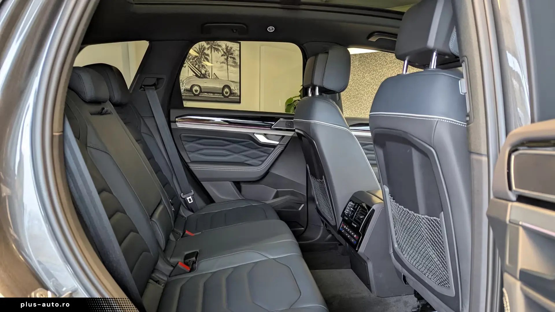 Volkswagen Touareg 3.0 TDI 4M R-Line   Finanțare Leasing