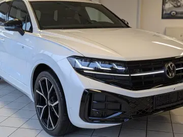 Volkswagen Touareg 3.0 TDI 4M R-line   Finanțare Leasing