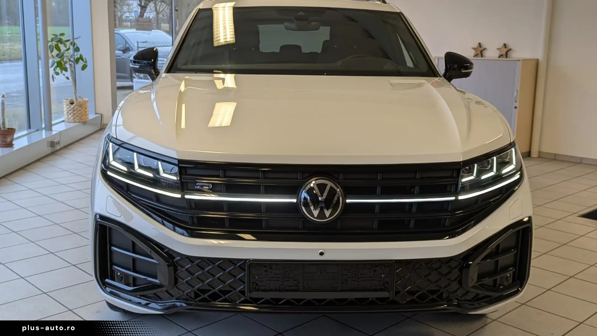 Volkswagen Touareg 3.0 TDI 4M R-line   Finanțare Leasing