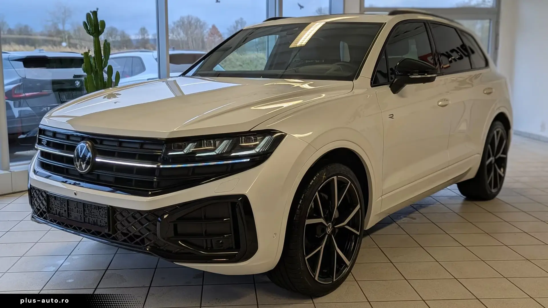Volkswagen Touareg 3.0 TDI 4M R-line   Finanțare Leasing