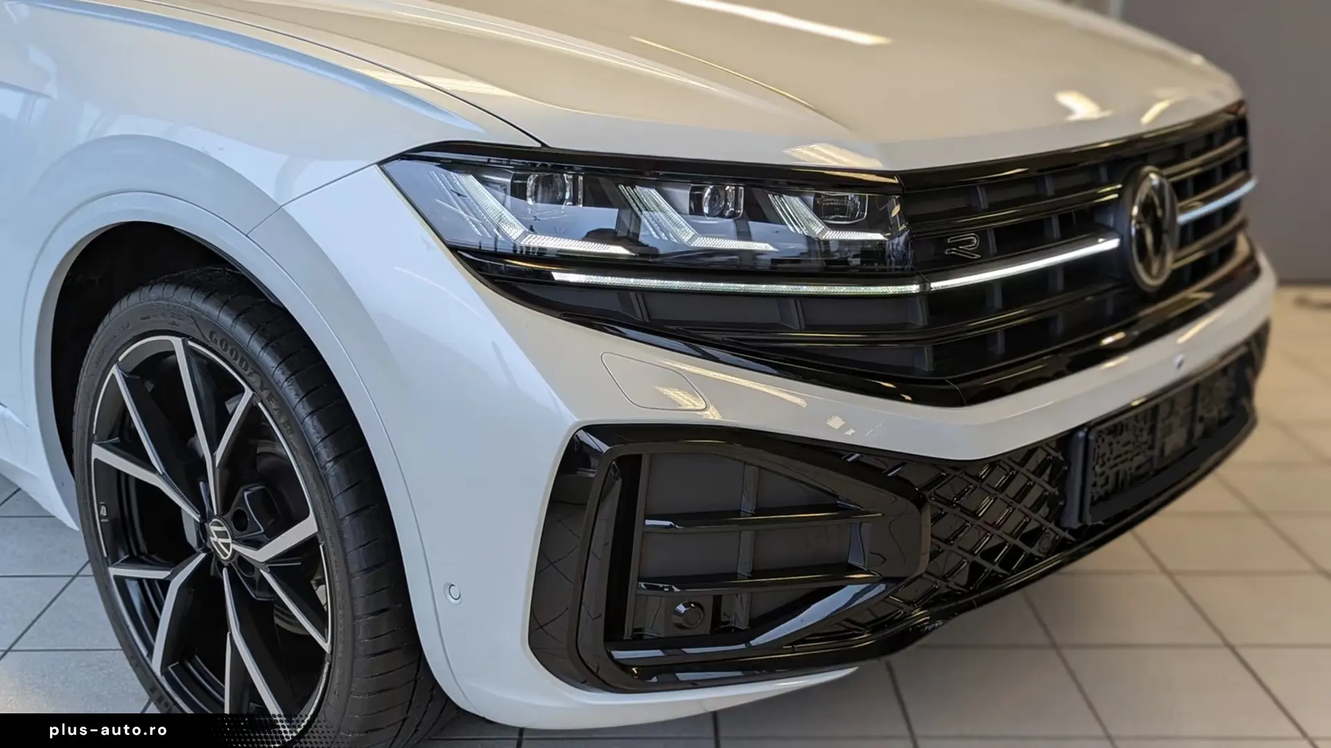 Volkswagen Touareg 3.0 TDI 4M R-line   Finanțare Leasing