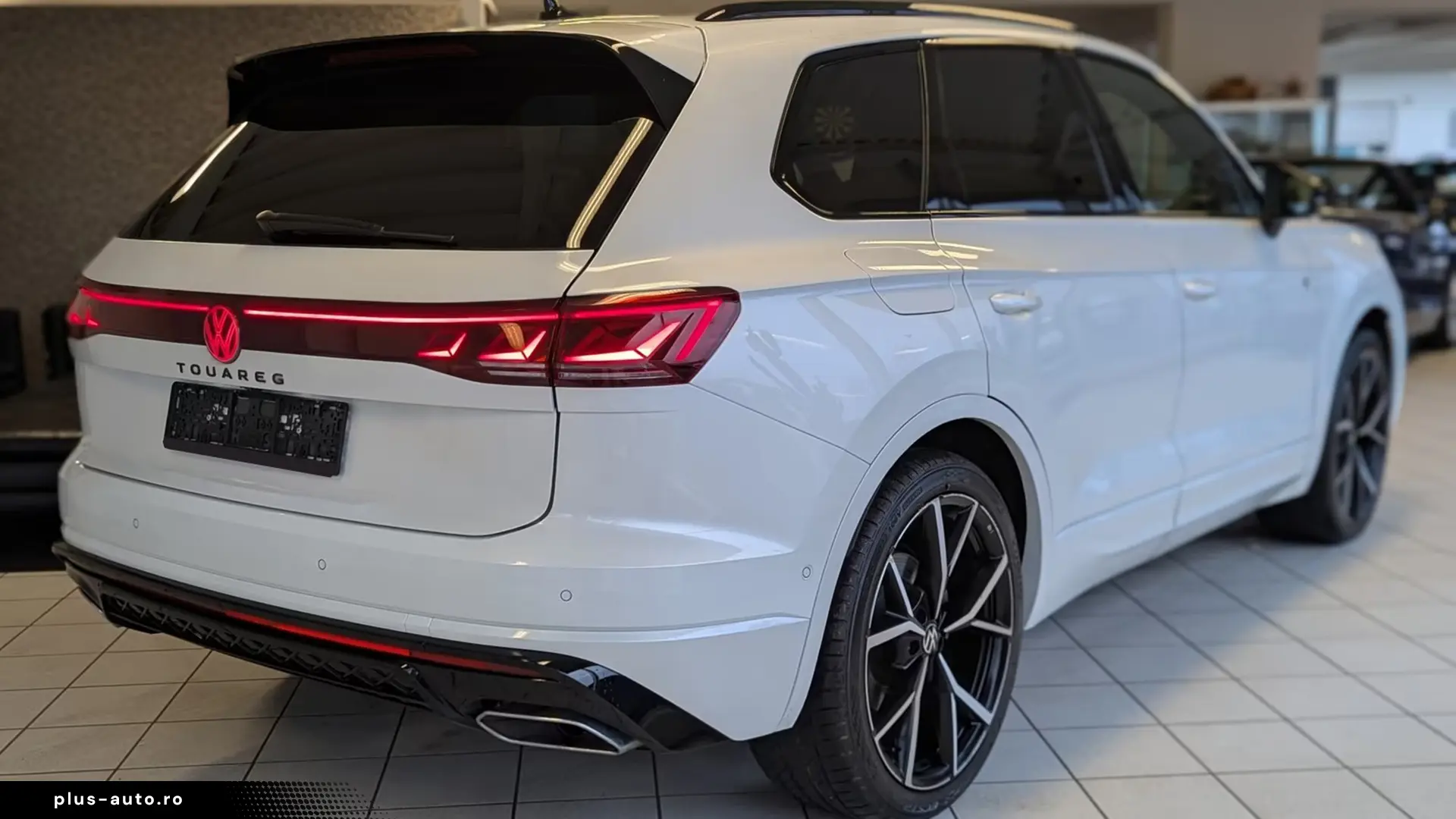 Volkswagen Touareg 3.0 TDI 4M R-line   Finanțare Leasing