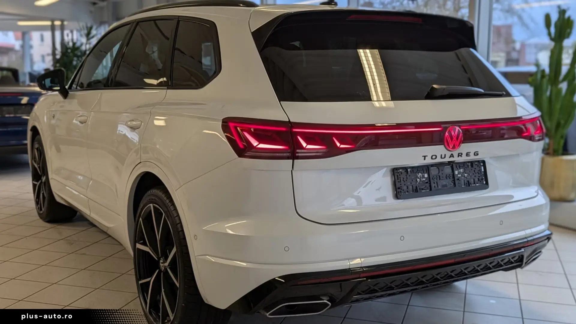 Volkswagen Touareg 3.0 TDI 4M R-line   Finanțare Leasing
