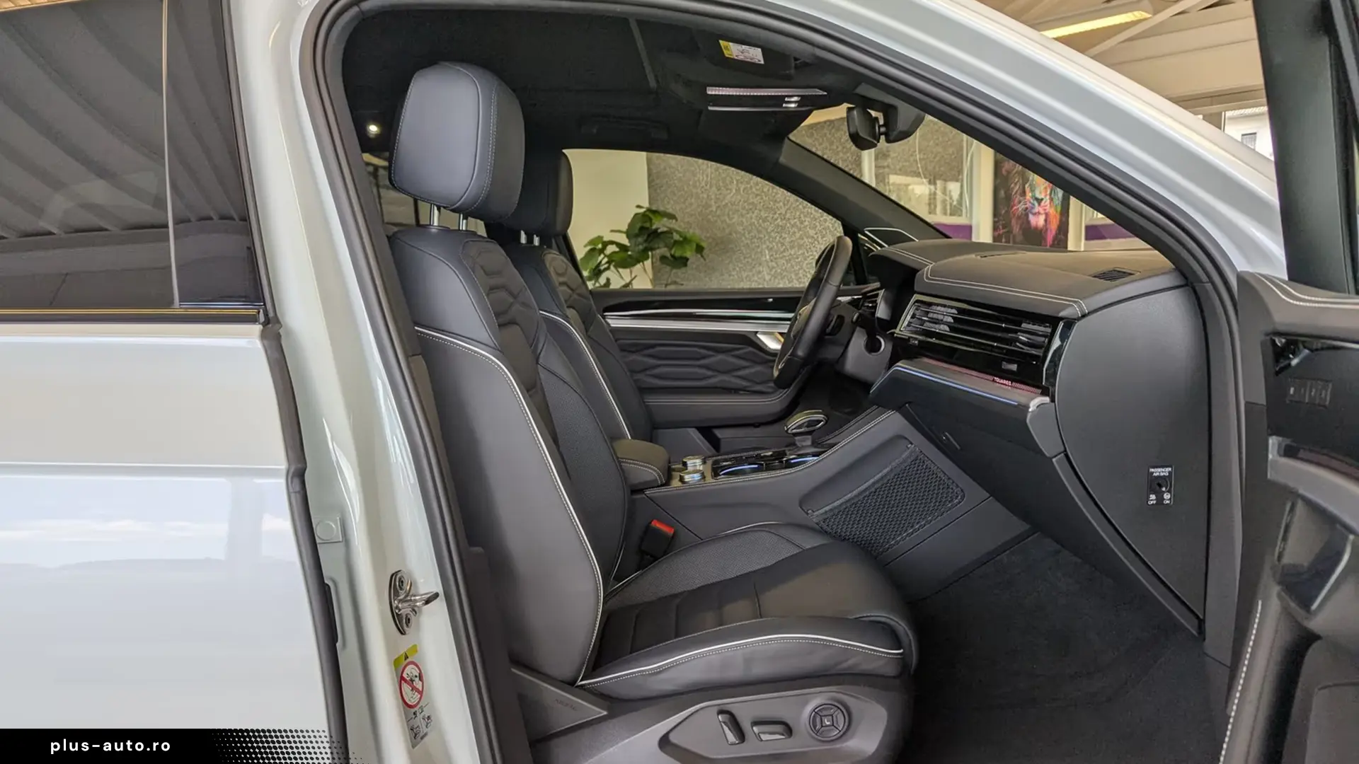 Volkswagen Touareg 3.0 TDI 4M R-line   Finanțare Leasing
