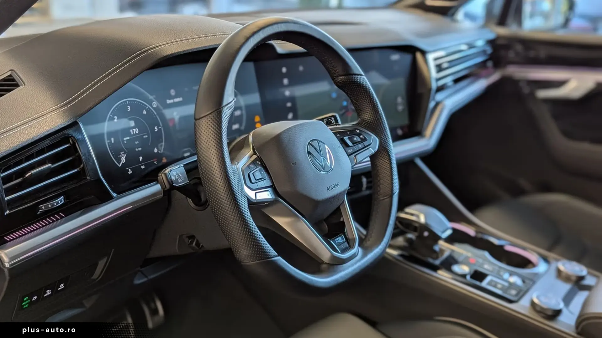 Volkswagen Touareg 3.0 TDI 4M R-line   Finanțare Leasing
