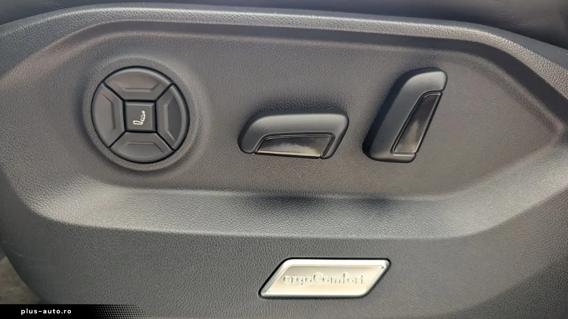Volkswagen Touareg 3.0 TDI 4M R-line   Finanțare Leasing