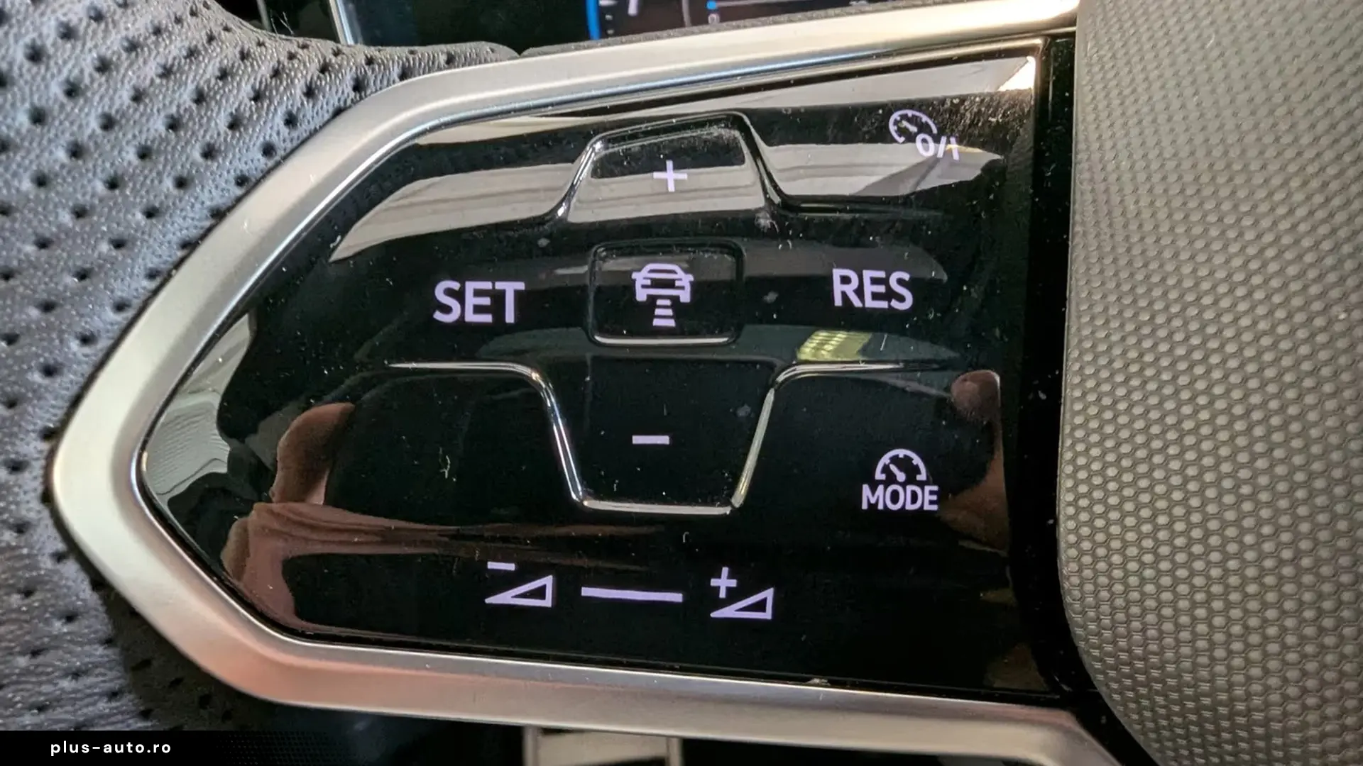 Volkswagen Touareg 3.0 TDI 4M R-line   Finanțare Leasing