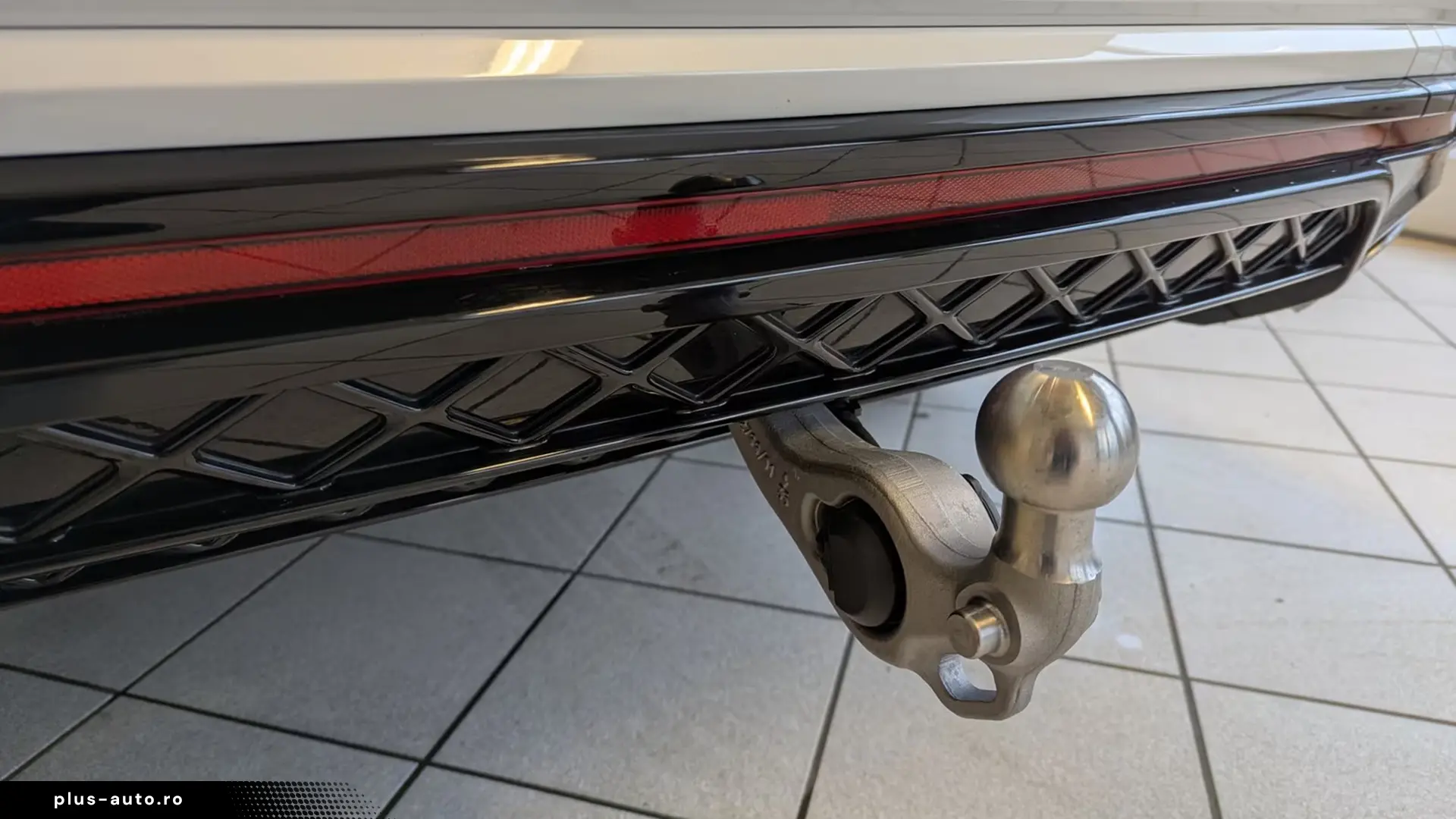 Volkswagen Touareg 3.0 TDI 4M R-line   Finanțare Leasing