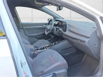 VW Golf VIII 2.0 TSI GTI Clubsport Per. Akrapovic