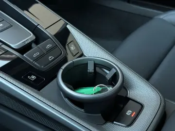 PORSCHE 992 911 Carrera Cabriolet BOSE 360  Sportabgasan