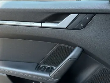 PORSCHE 992 911 Carrera Cabriolet BOSE 360  Sportabgasan