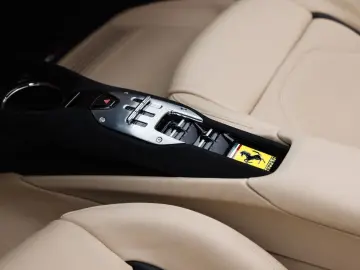 FERRARI 296 GTS      Ferrari Frankfurt
