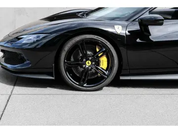 FERRARI 296 GTS  Racingsitze Liftsystem Carbon LED JBL