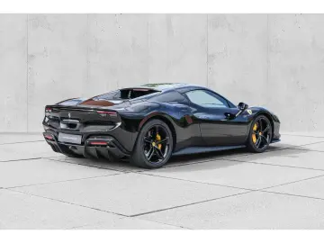 FERRARI 296 GTS  Racingsitze Liftsystem Carbon LED JBL