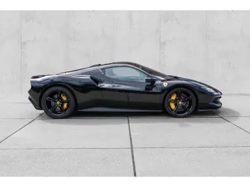 FERRARI 296 GTS  Racingsitze Liftsystem Carbon LED JBL