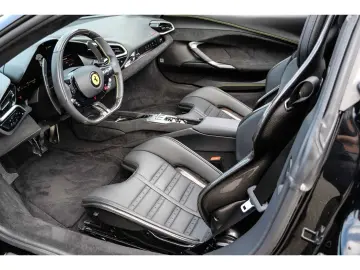 FERRARI 296 GTS  Racingsitze Liftsystem Carbon LED JBL