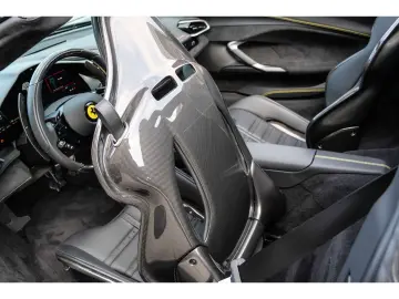 FERRARI 296 GTS  Racingsitze Liftsystem Carbon LED JBL