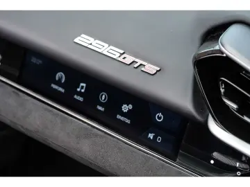 FERRARI 296 GTS  Racingsitze Liftsystem Carbon LED JBL