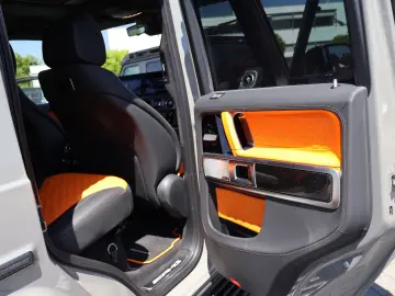 MERCEDES-BENZ G 63 AMG 4x4² MANUFAKTUR-Mandarin-Nigh…