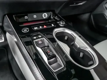 AUDI A6 Limousine e-hybrid quattro S tronic PANO 360