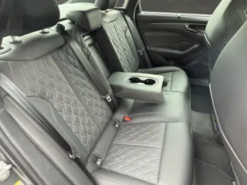 AUDI A6 Limousine TDI quattro S tronic TECH PRO HEAD-