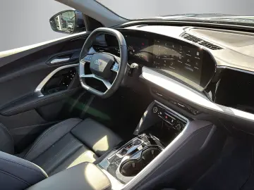 AUDI Q5 TFSI quattro S-tronic  AHK KAMERA OPTIK LED