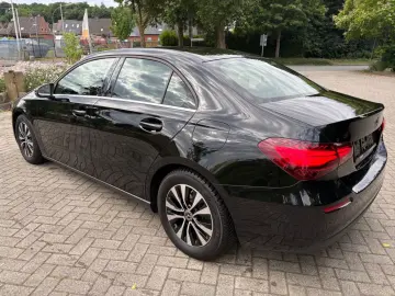 MERCEDES-BENZ A 180  Limousine Kamera Dig.Tacho LED