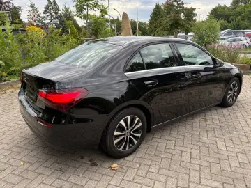 MERCEDES-BENZ A 180  Limousine Kamera Dig.Tacho LED