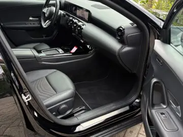 MERCEDES-BENZ A 180  Limousine Kamera Dig.Tacho LED
