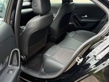 MERCEDES-BENZ A 180  Limousine Kamera Dig.Tacho LED