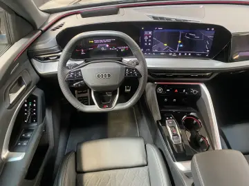 AUDI Q5 2.0 TDI quattro W ACC AHK AUT Navi Virtual LM