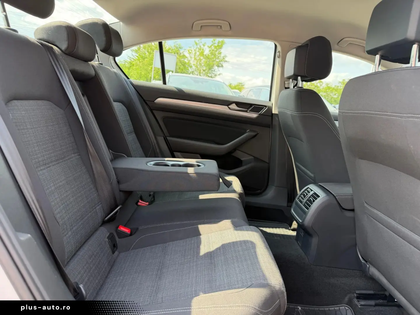 VOLKSWAGEN Passat 2021 — imagine 18
