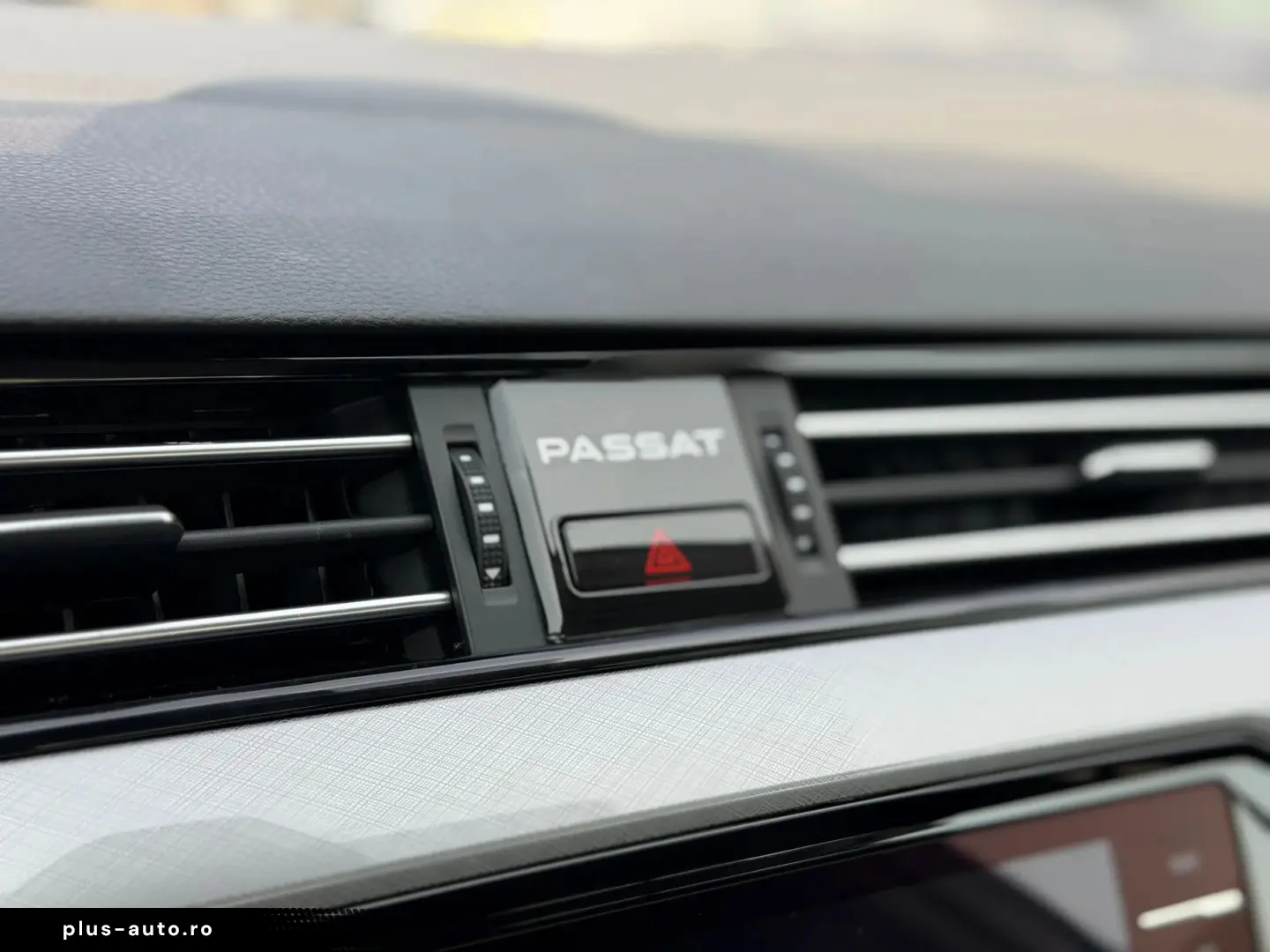 VOLKSWAGEN Passat 2021 — imagine 40