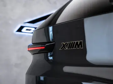 BMW XM Individual Massage B&W