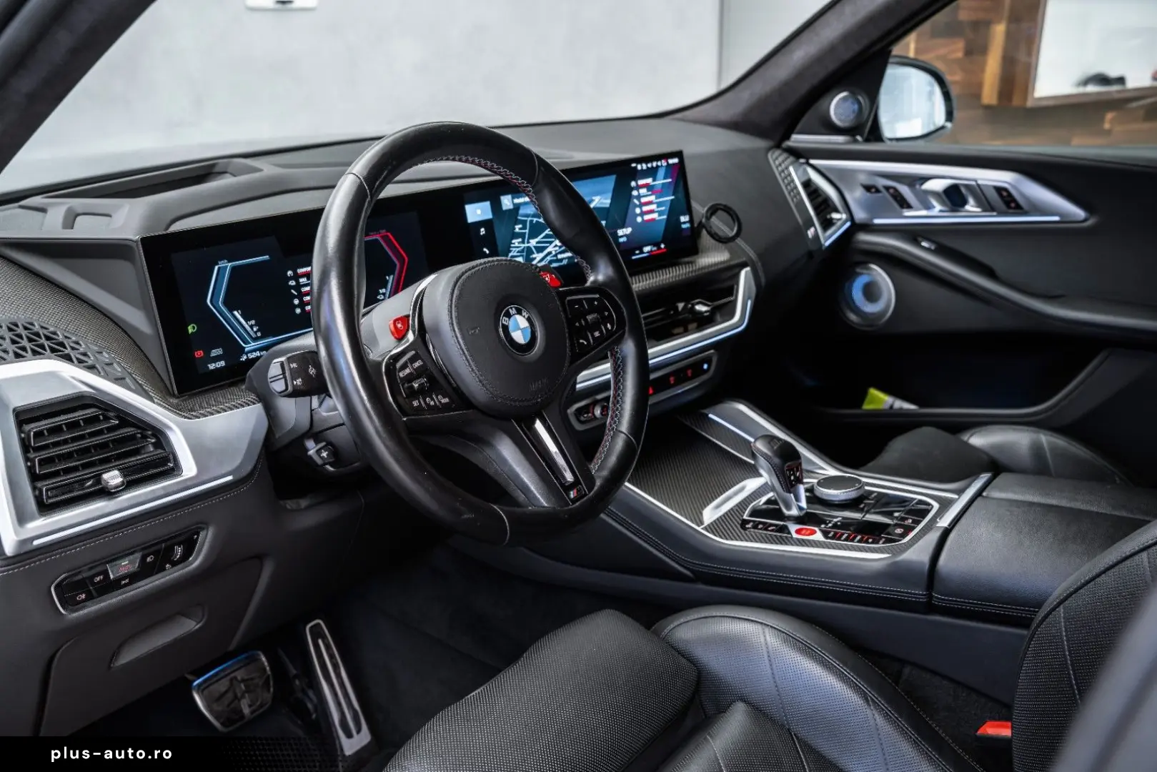 BMW XM Individual Massage B&W