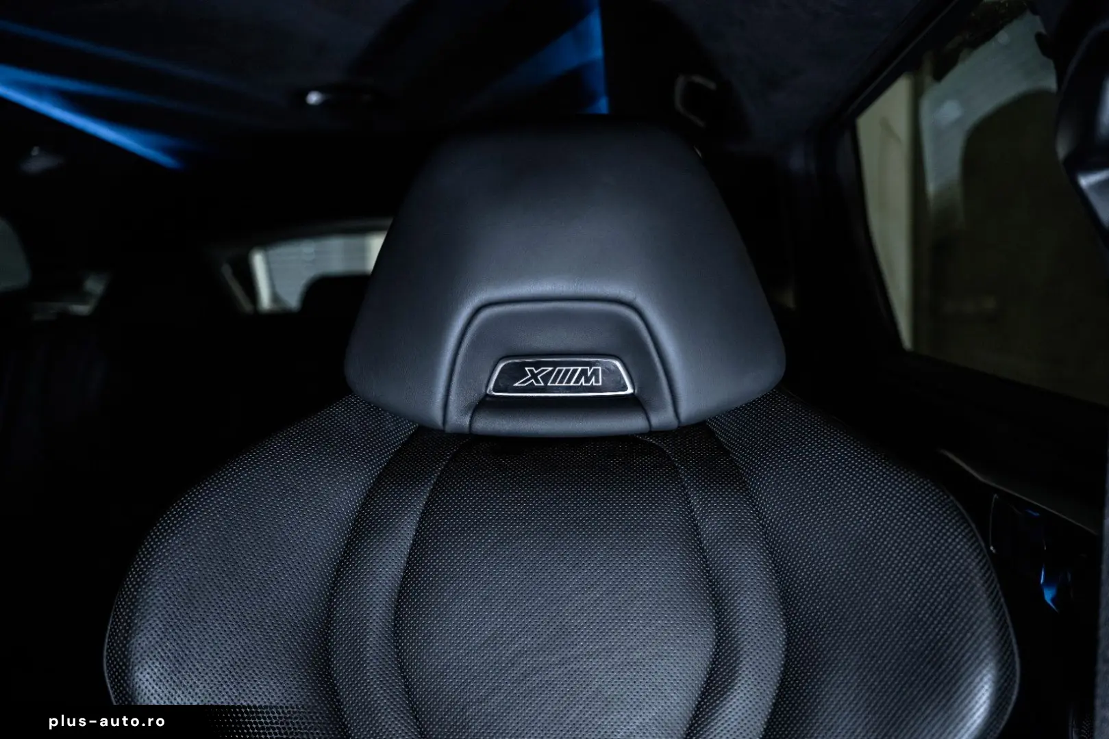 BMW XM Individual Massage B&W