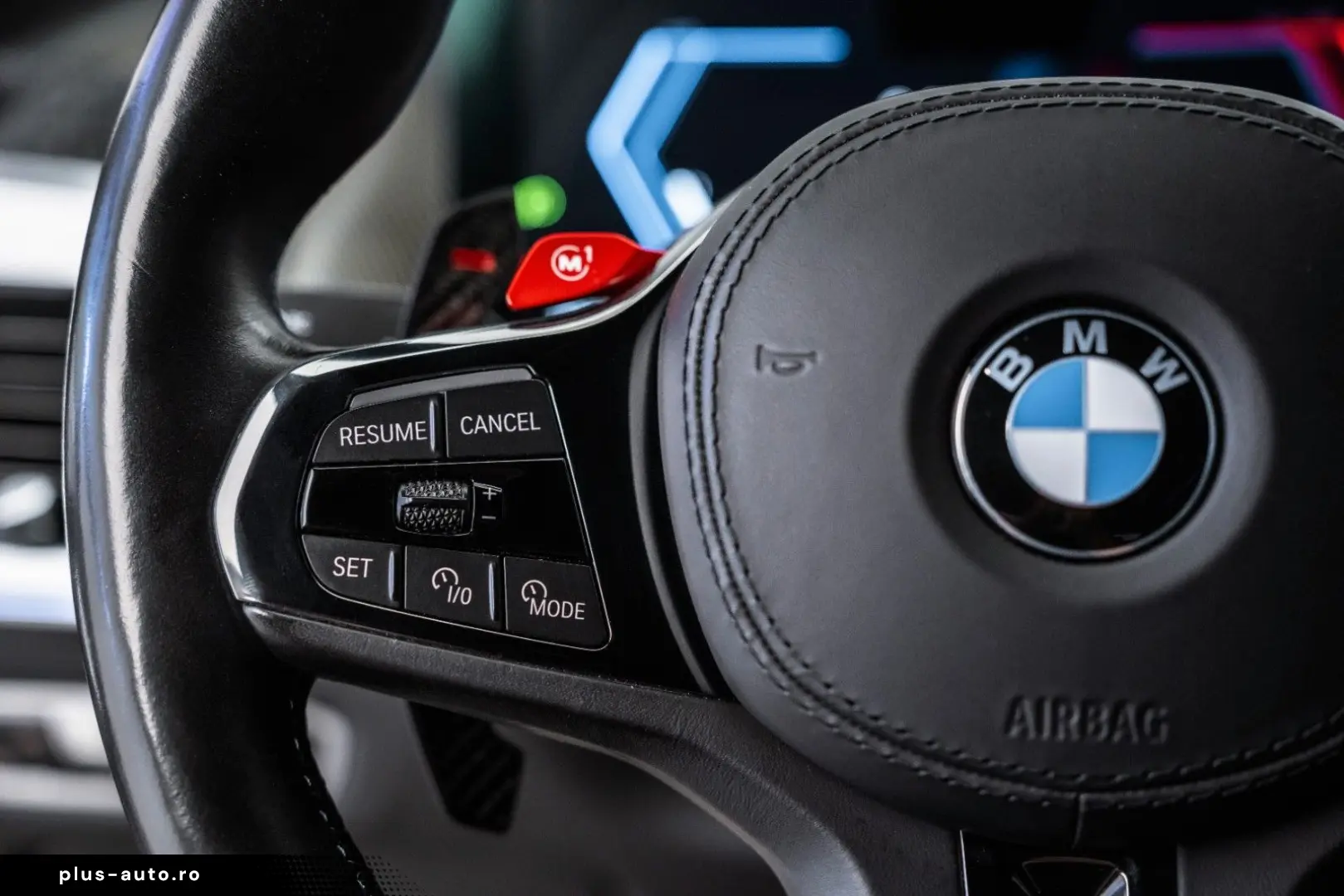 BMW XM Individual Massage B&W