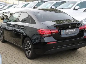 MERCEDES-BENZ A 200d DCT 4Matic Limousine Navi Kamer…