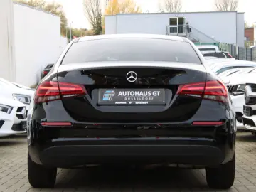 MERCEDES-BENZ A 200d DCT 4Matic Limousine Navi Kamer…