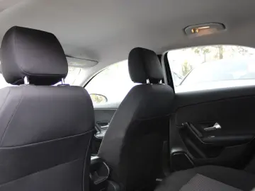 MERCEDES-BENZ A 200d DCT 4Matic Limousine Navi Kamer…