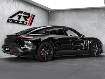 PORSCHE Taycan GTS