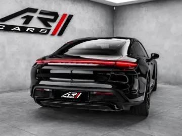 PORSCHE Taycan GTS