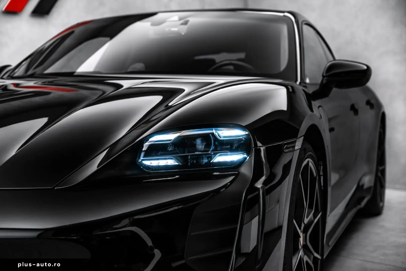 PORSCHE Taycan 2022 — imagine 8