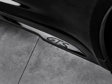 PORSCHE Taycan GTS